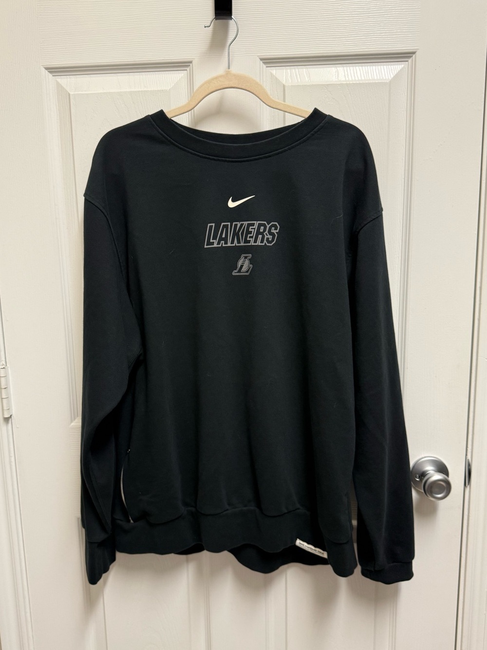 Nike NBA Lakers Black Sweater